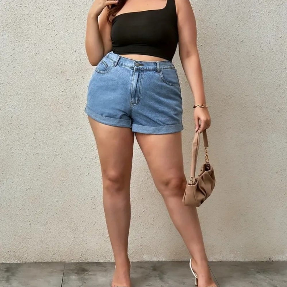 🔥🔥Plus Size Casual Denim Shorts, Women's Plus Solid Button Fly Rolled XL…